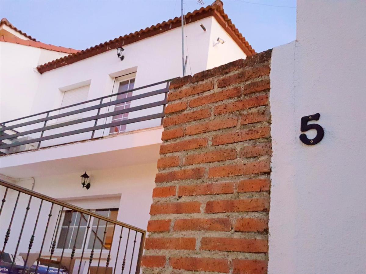 Casa Del Castillo By Naturadrada La Adrada Extérieur photo