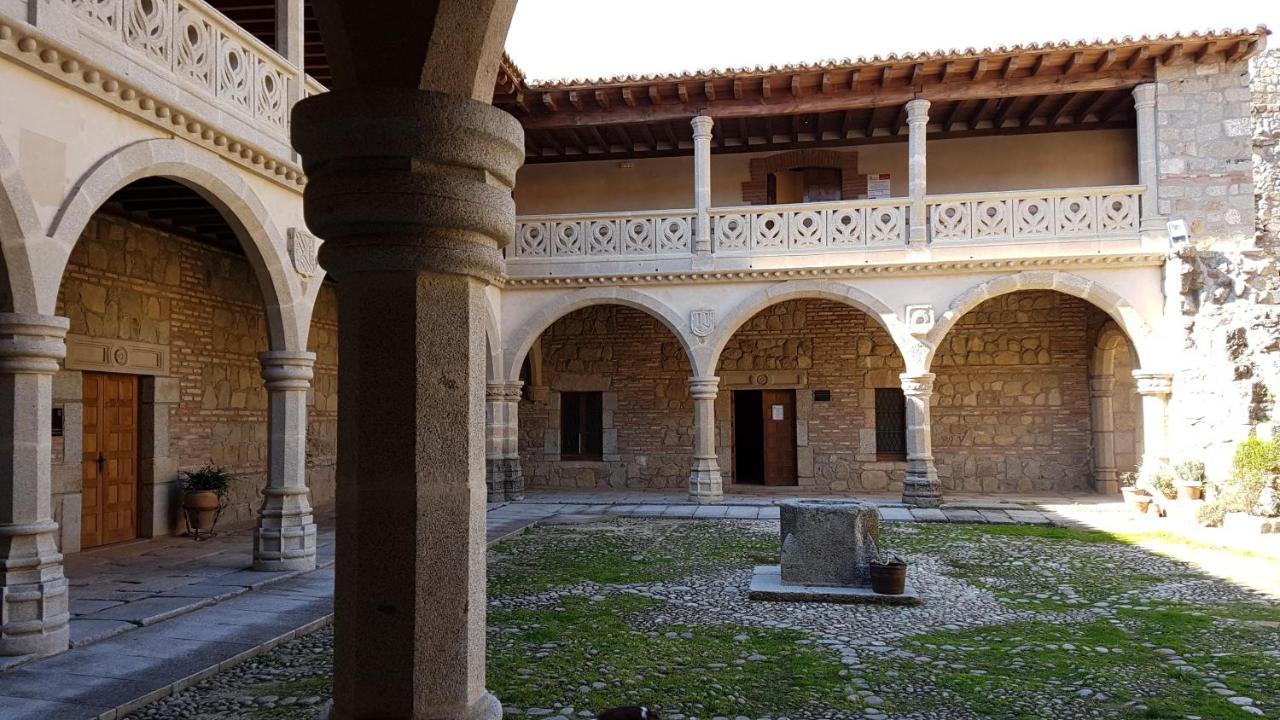 Casa Del Castillo By Naturadrada La Adrada Extérieur photo